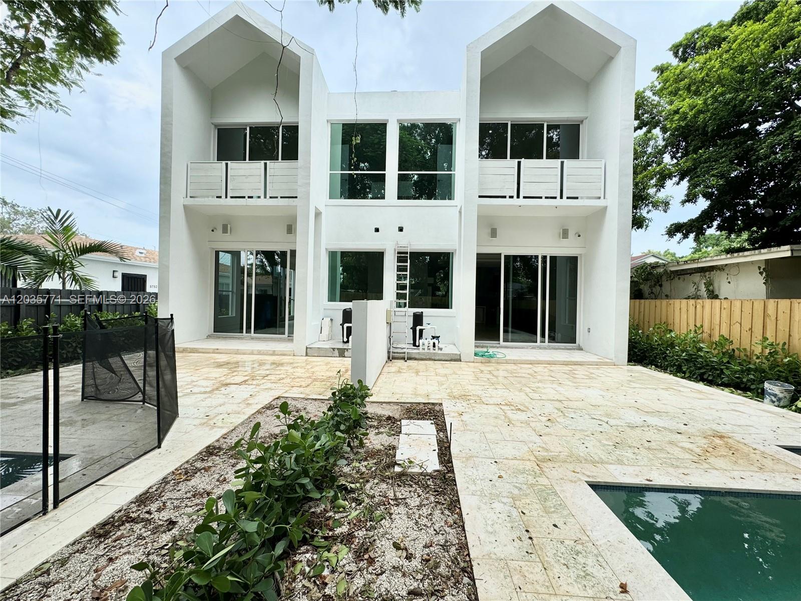 5728 NW 5th Court