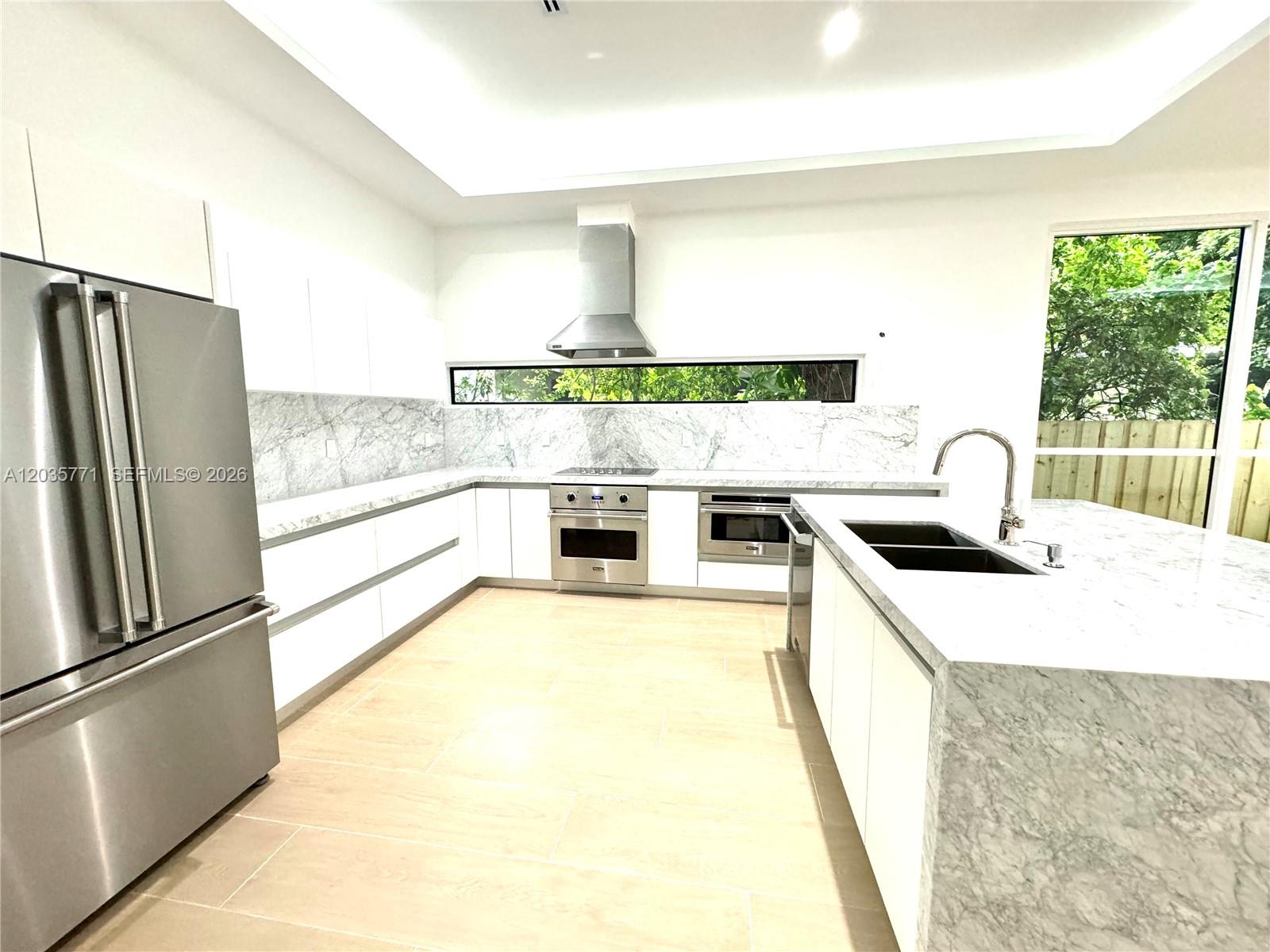 5728 NW 5th Court