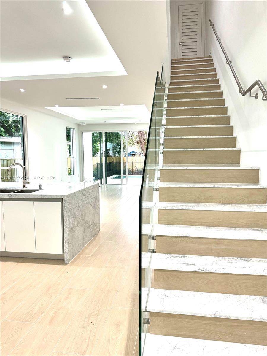 5728 NW 5th Court