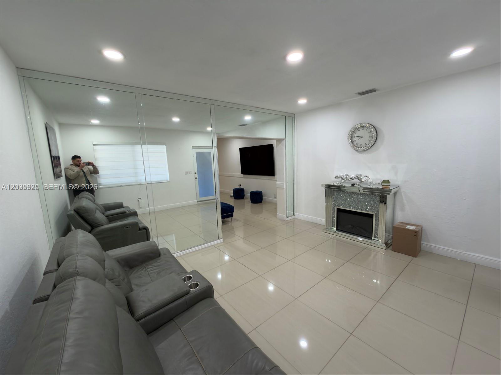224 E 42nd Street