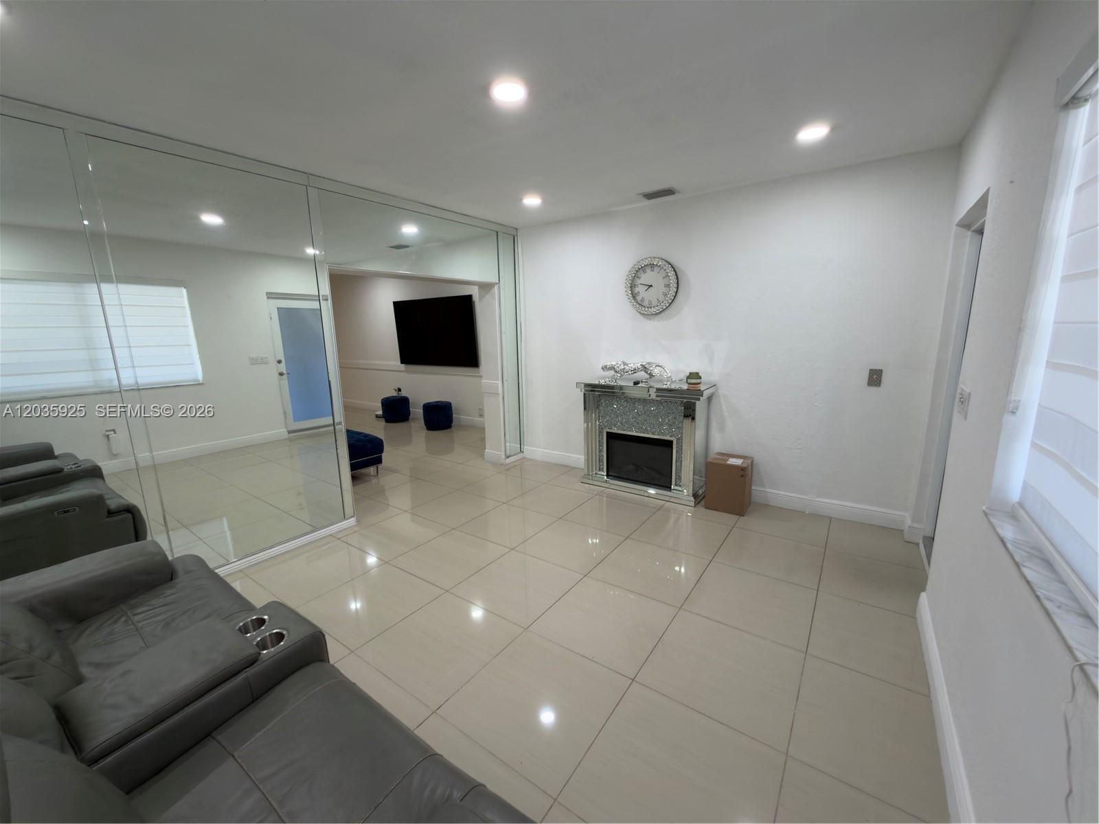 224 E 42nd Street