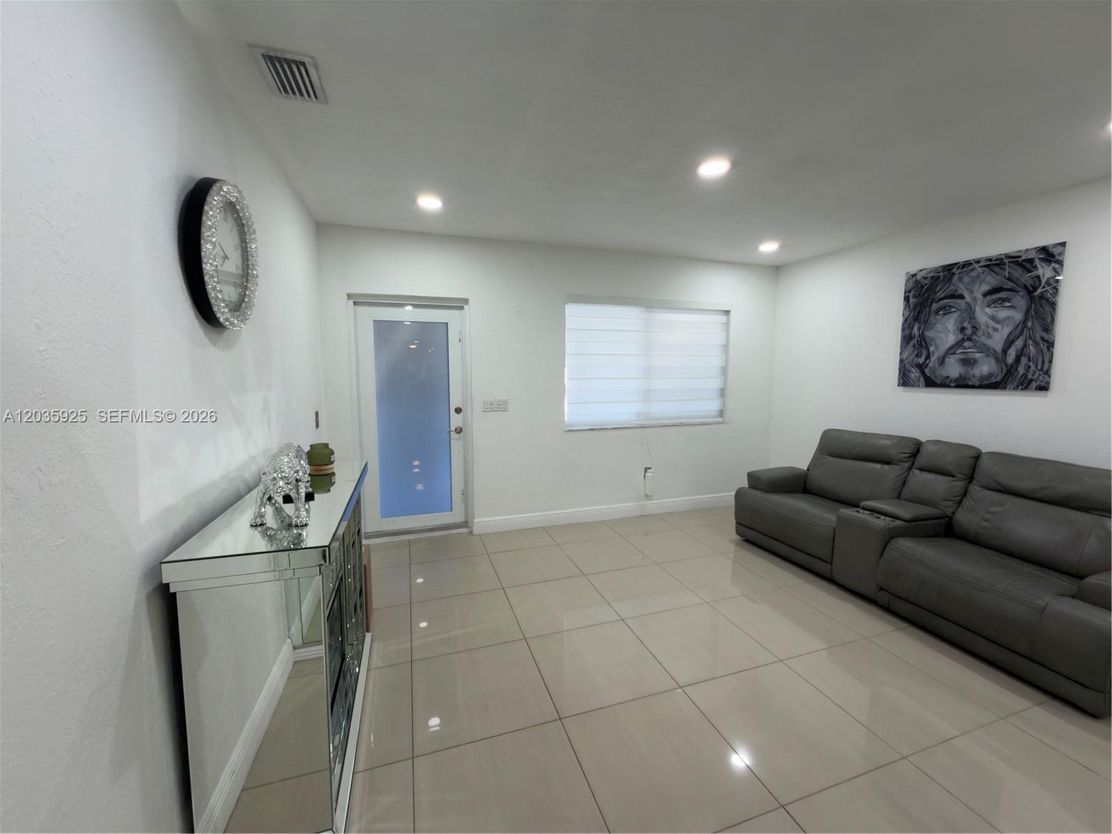 224 E 42nd Street