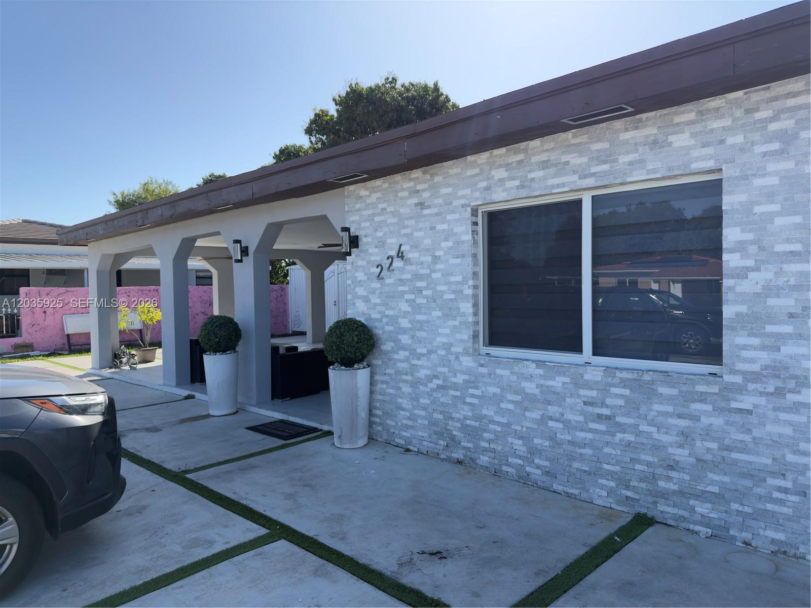 224 E 42nd Street