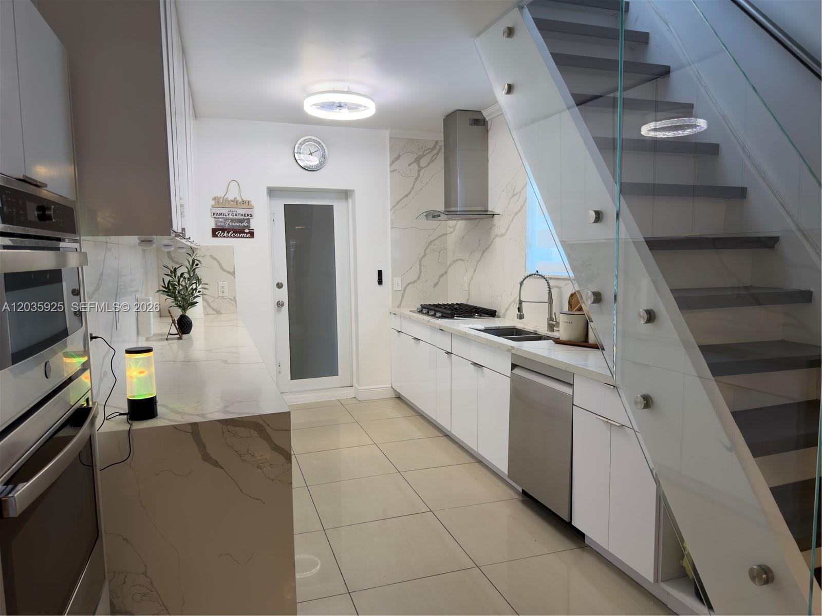 224 E 42nd Street