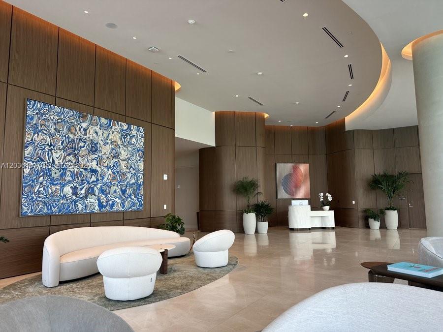 2411 Laguna Circle