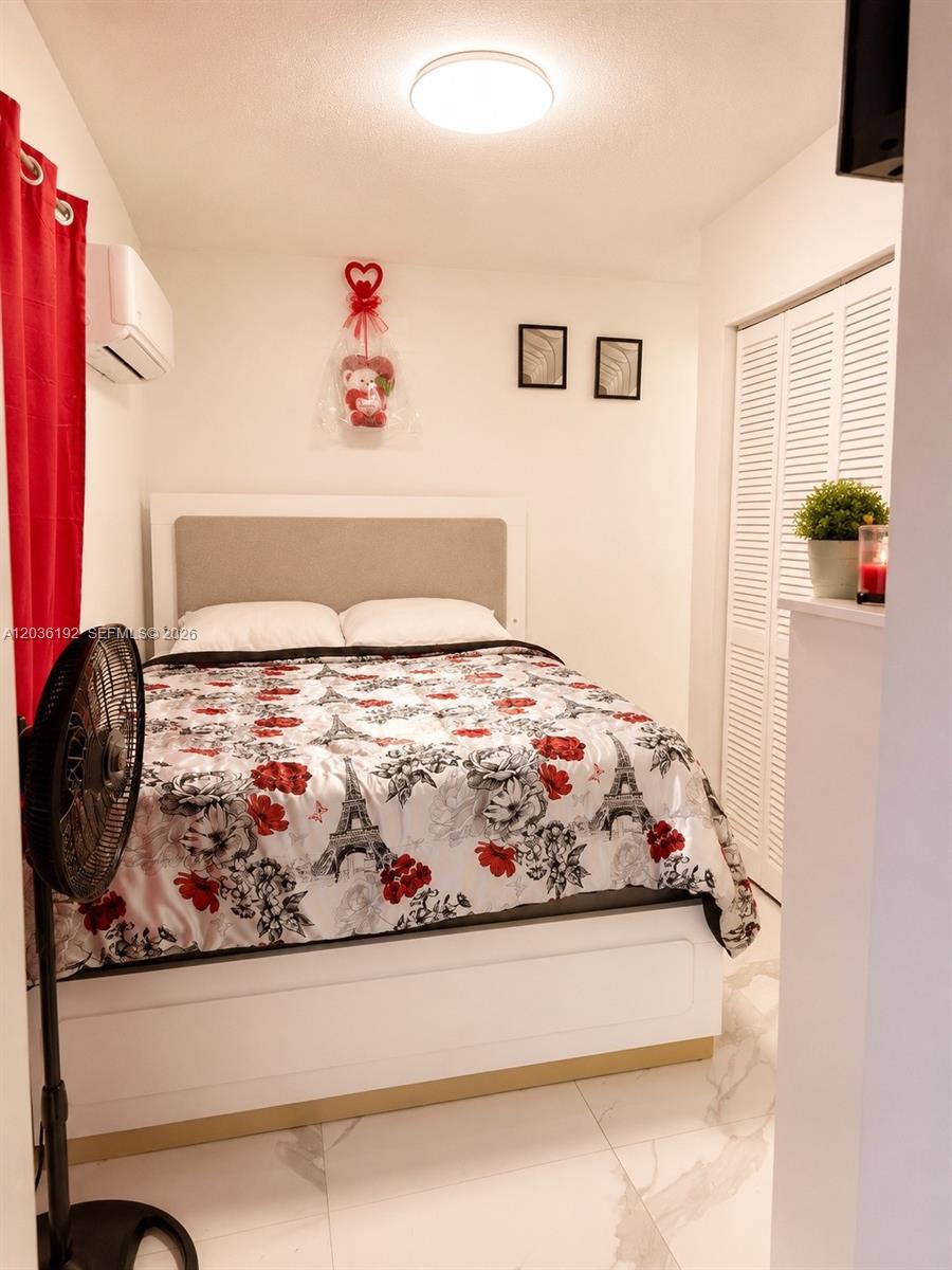 380 W 45th Street