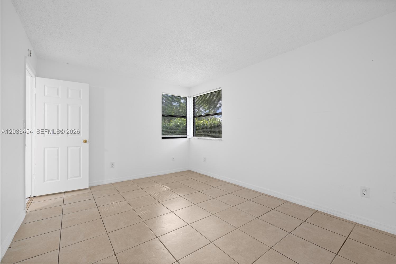 1055 N Franklin Avenue