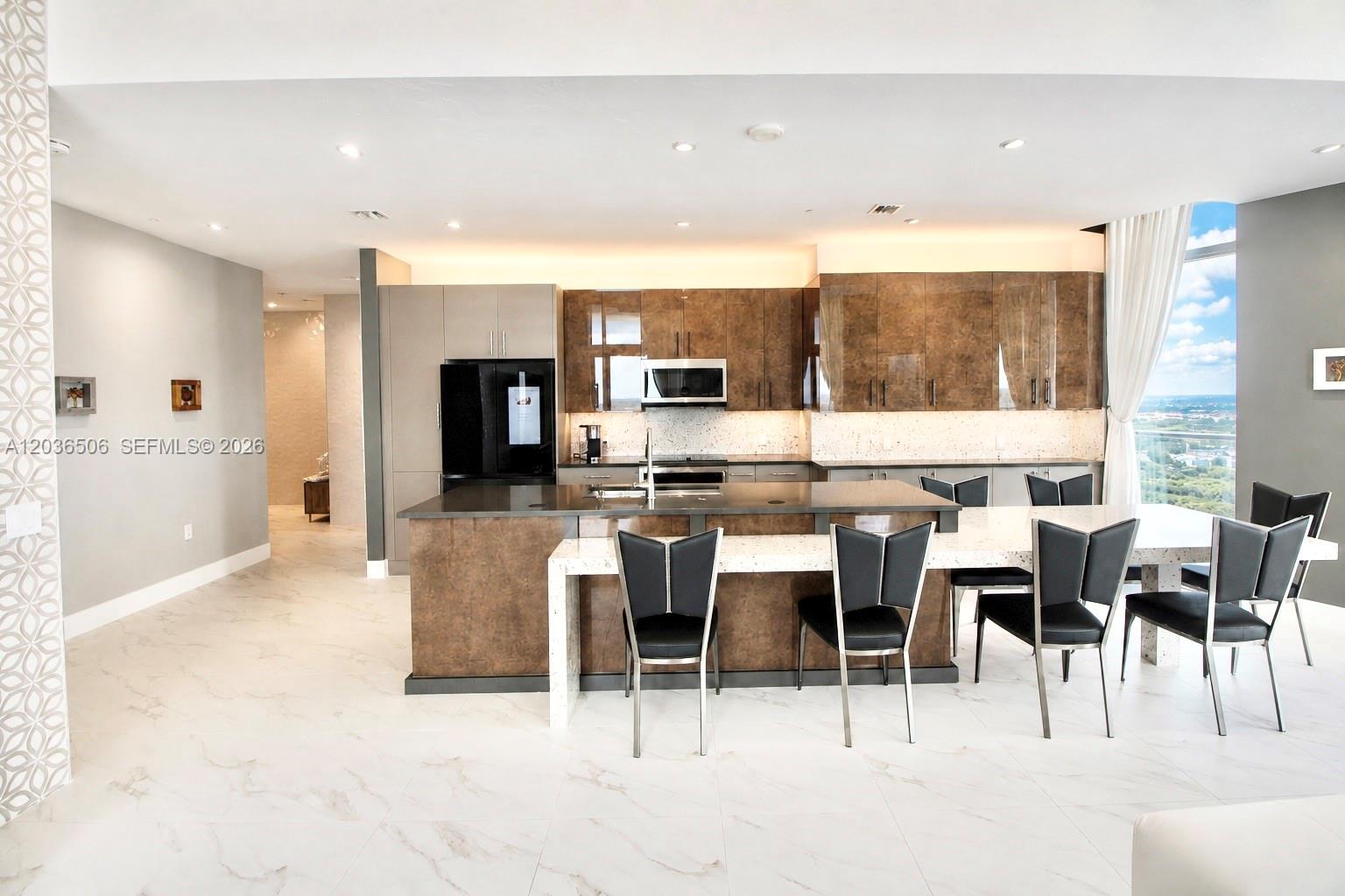 2000 Metropica Way