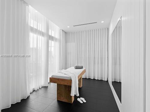 2000 Metropica Way