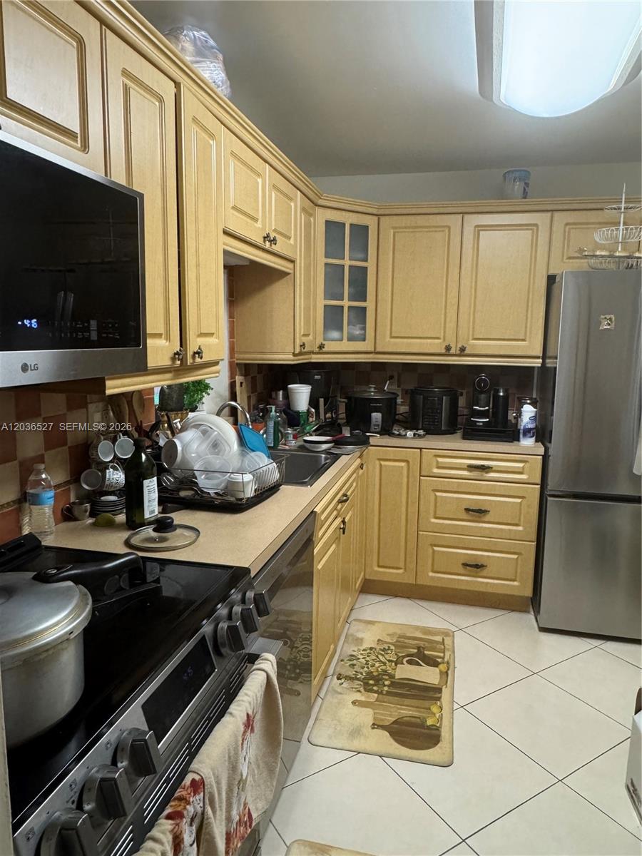 8625 NW 8th Street