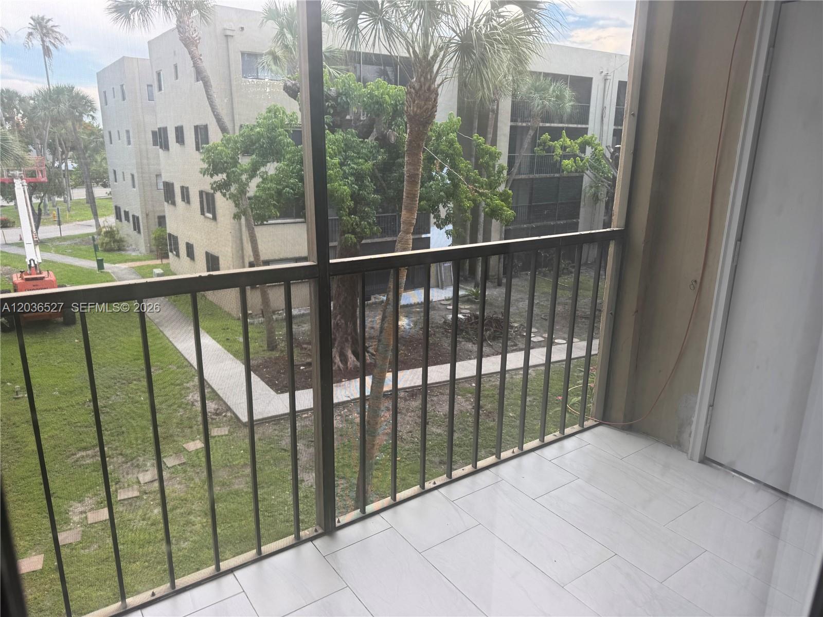 8625 NW 8th Street