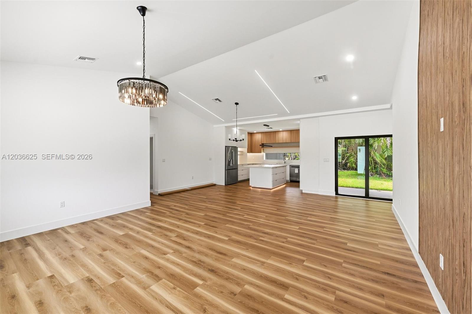 1140 NE 201st Terrace