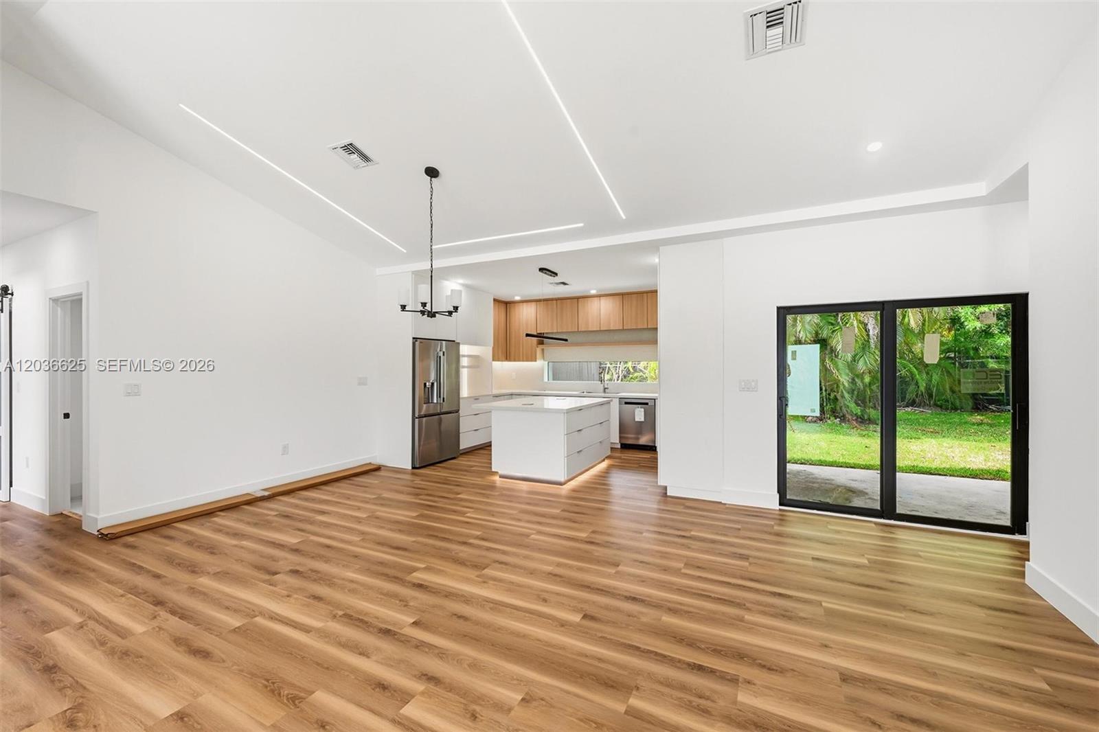 1140 NE 201st Terrace