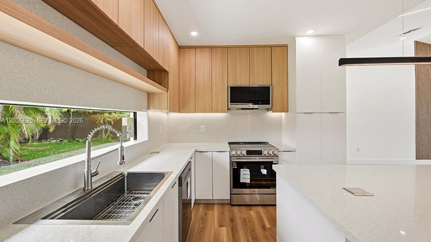1140 NE 201st Terrace
