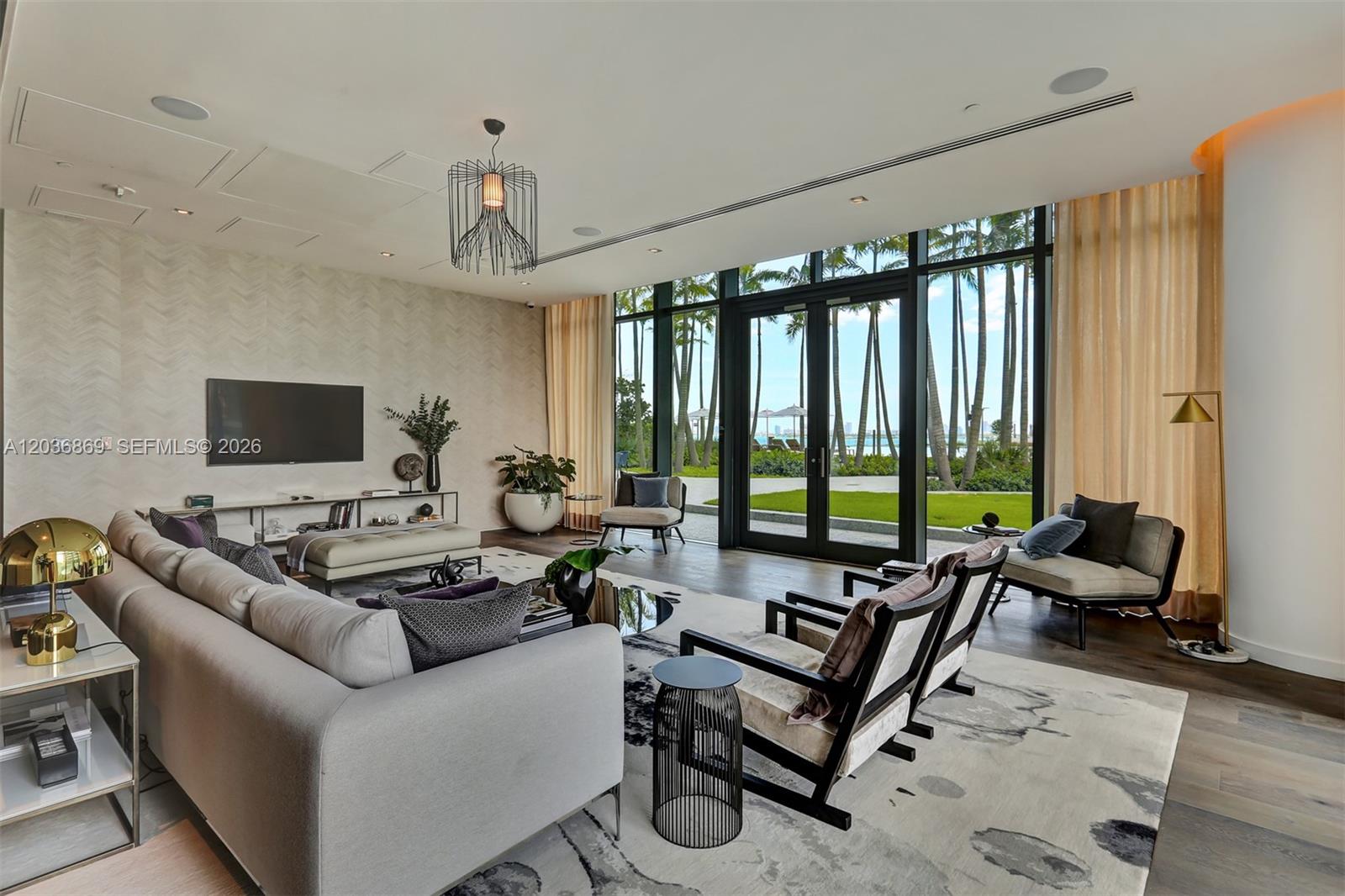 650 NE 32nd Street