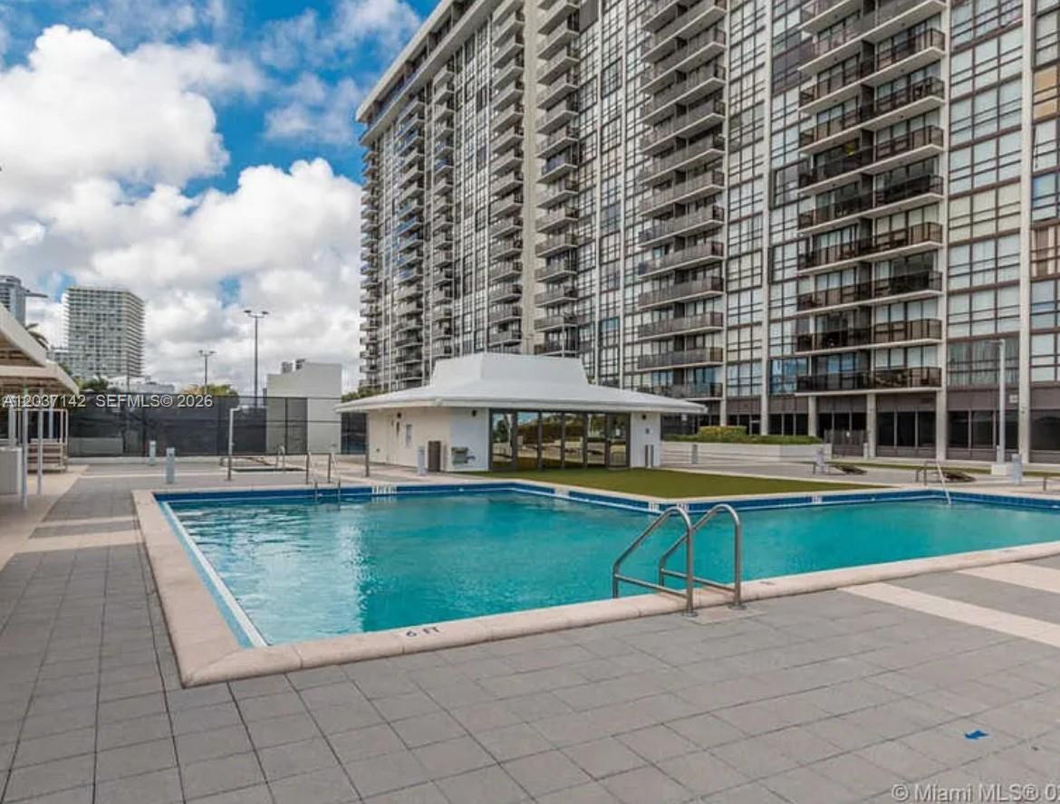 600 NE 36th Street