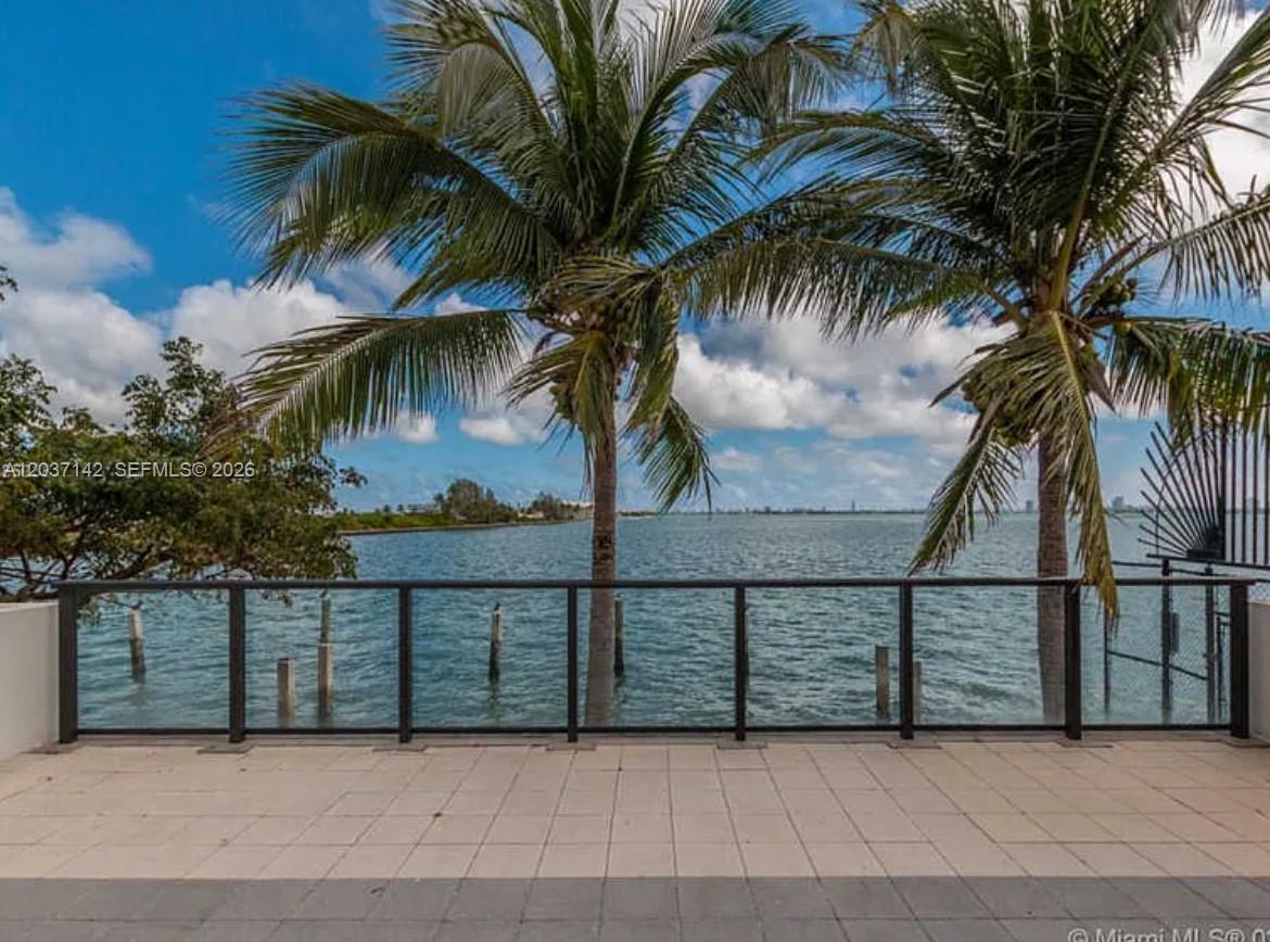 600 NE 36th Street