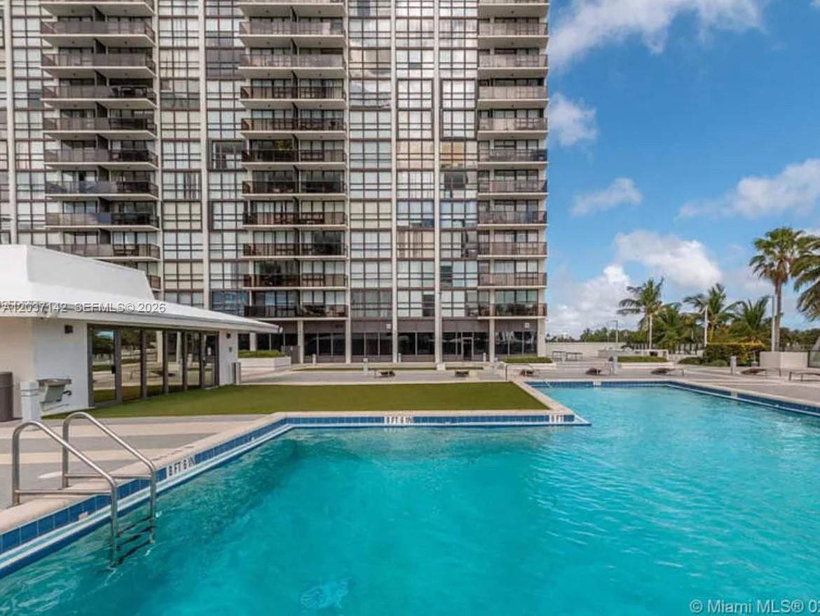 600 NE 36th Street
