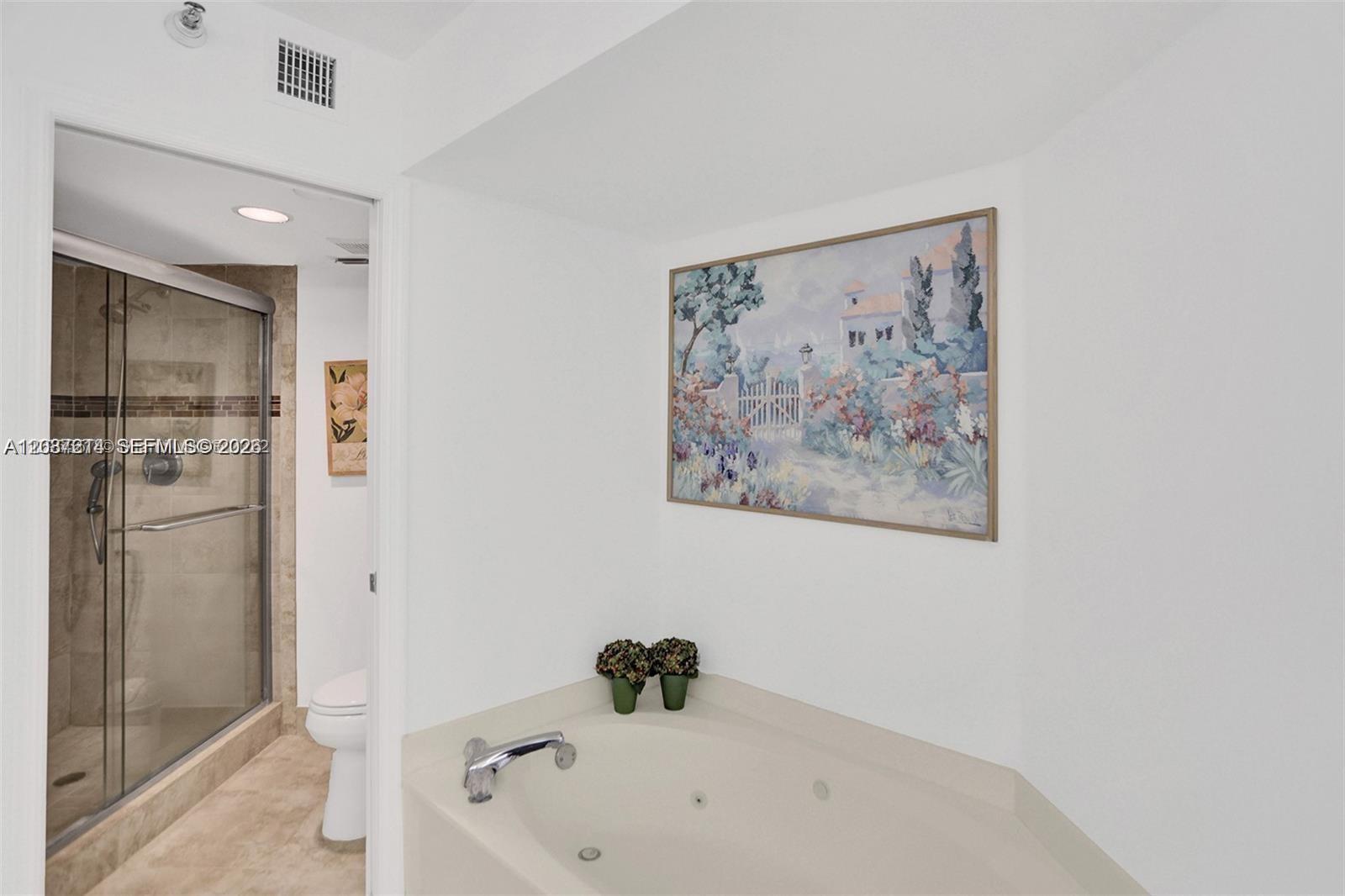 3500 Mystic Pointe Drive