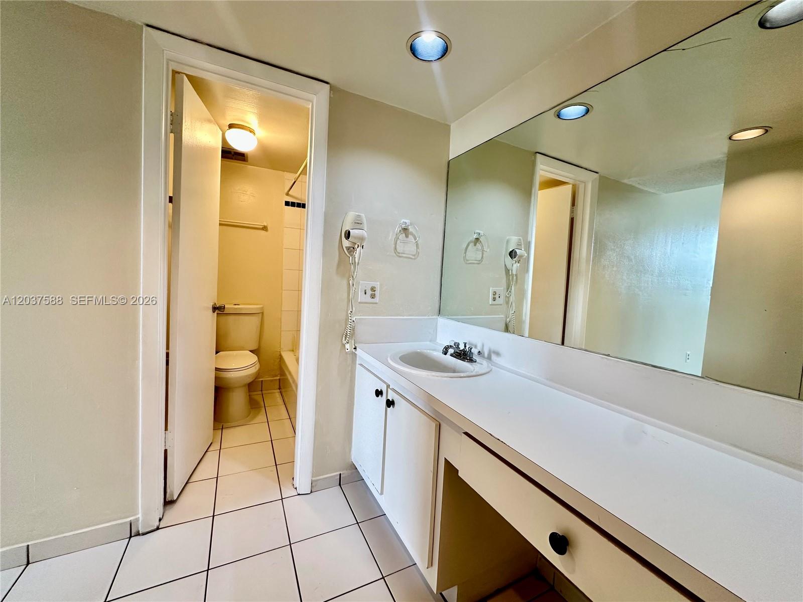 802 NW 87th Avenue