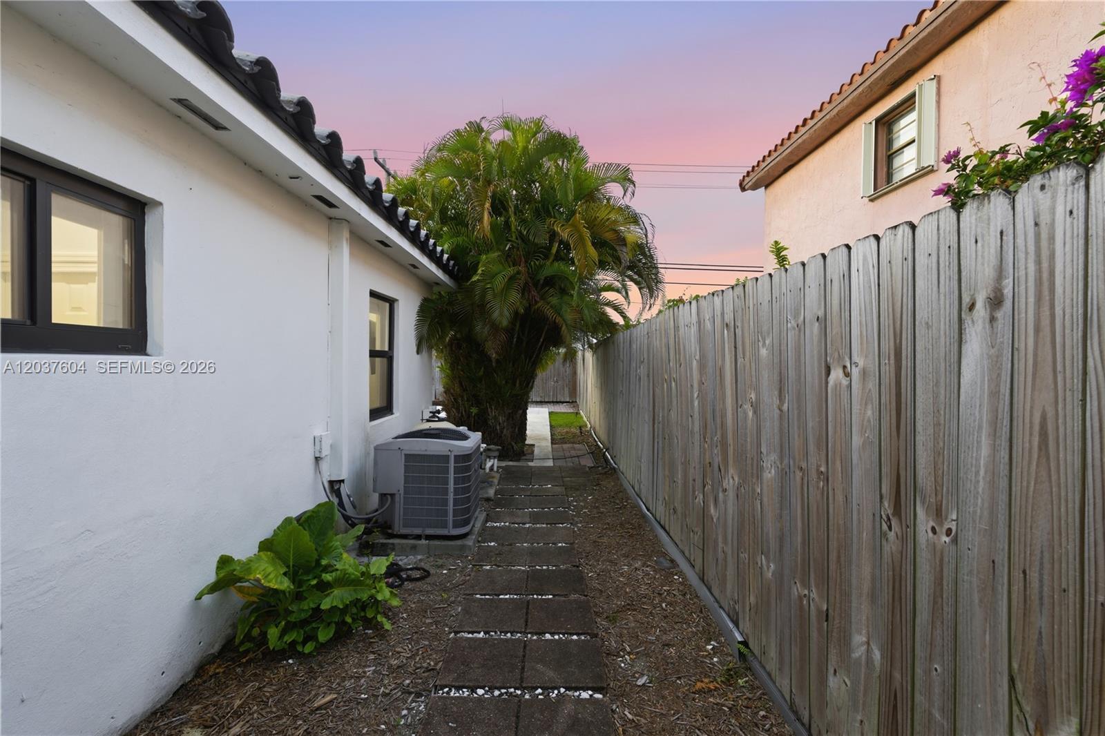 7395 SW 39th Street