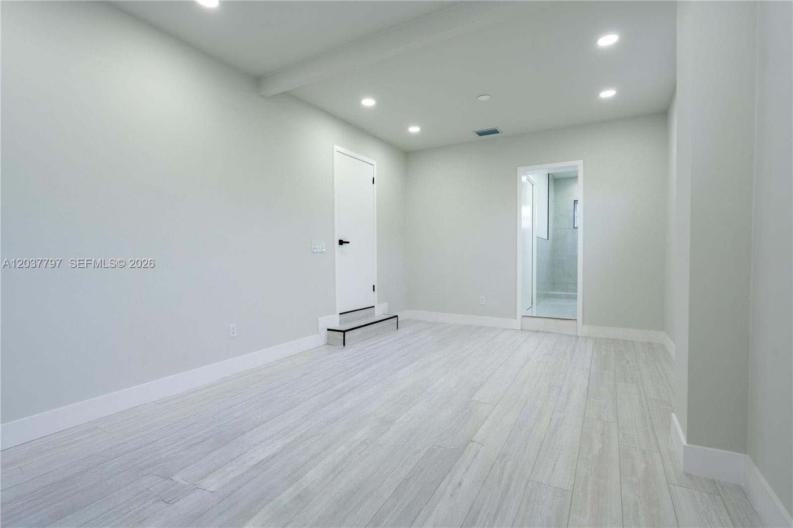 1550 NE 9th Court