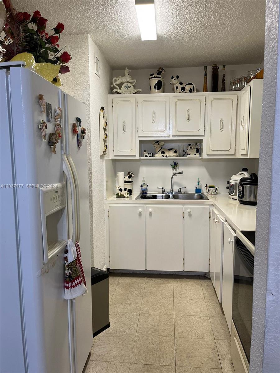 525 W 69th Street
