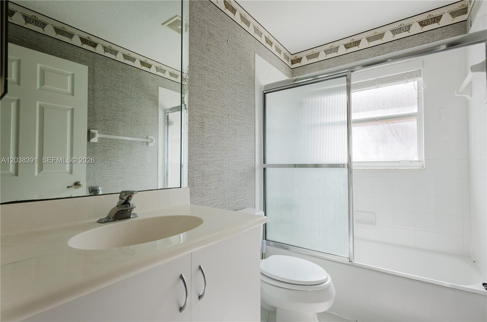 7577 Caprio Drive gallery image #12
