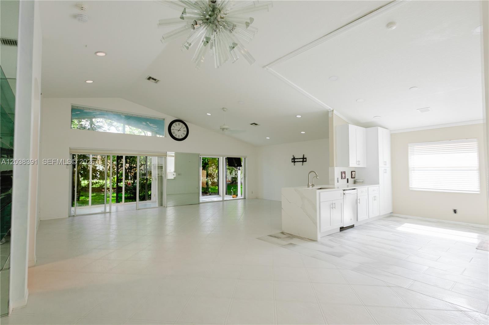 7577 Caprio Drive gallery image #5
