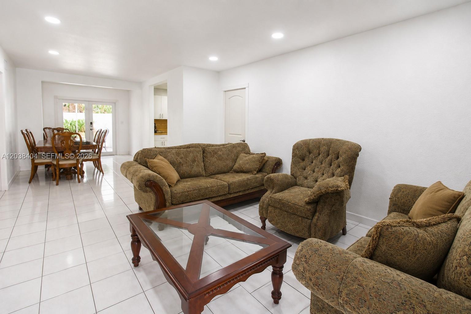 572 E 38th Street