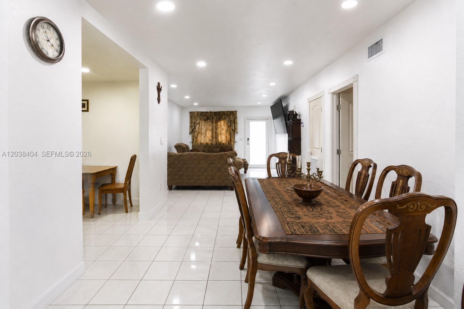 572 E 38th Street