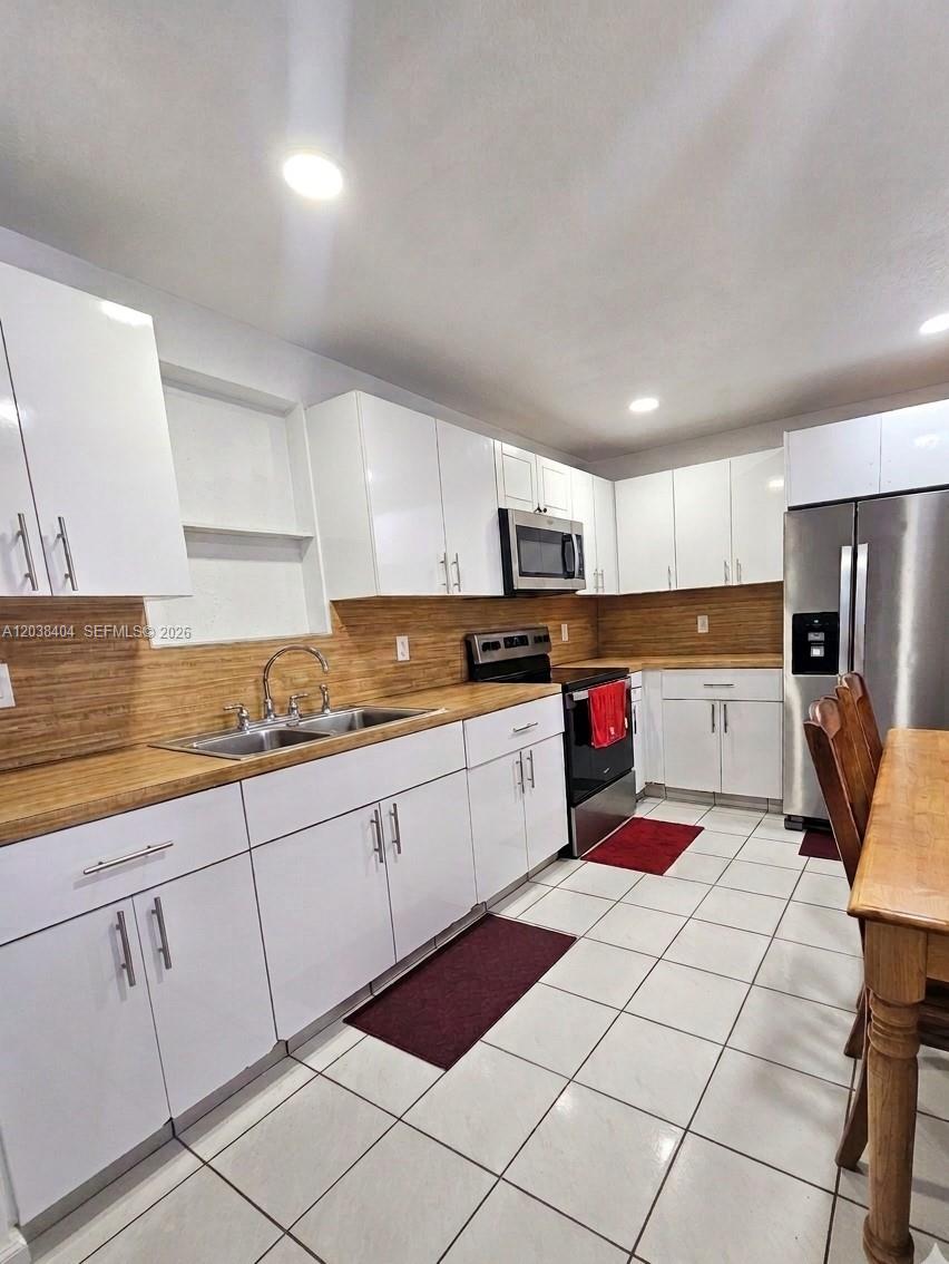 572 E 38th Street