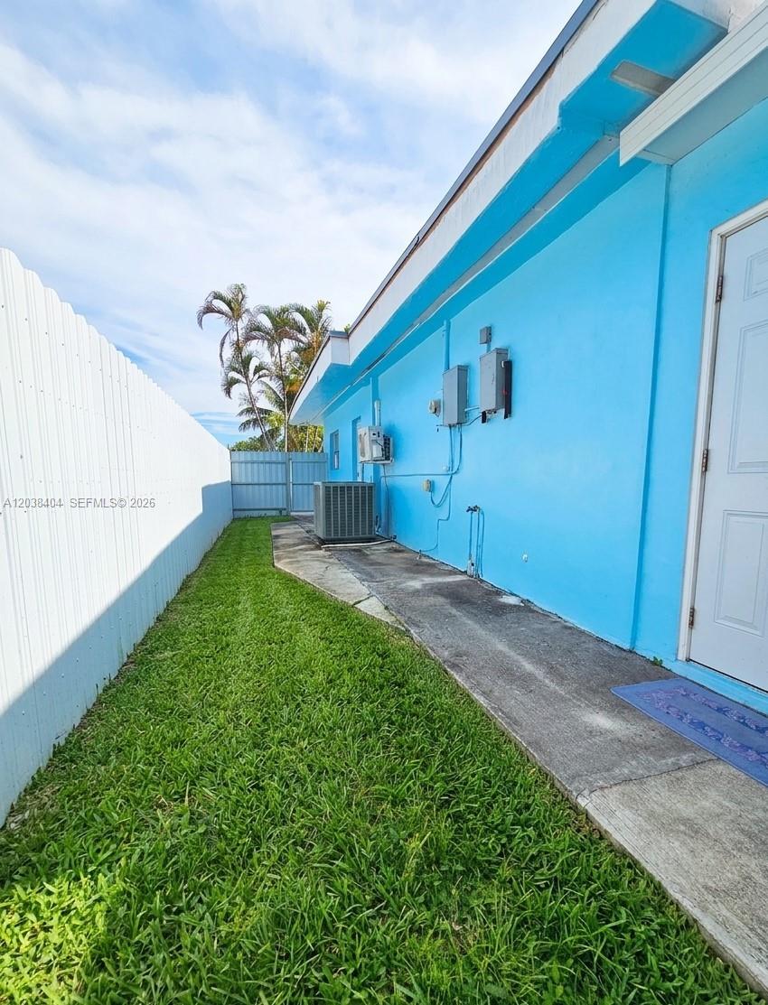 572 E 38th Street