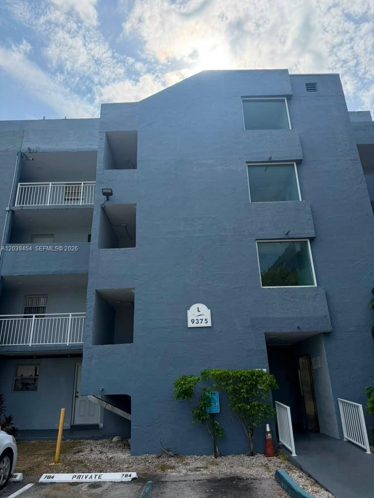 9375 Fontainebleau Boulevard