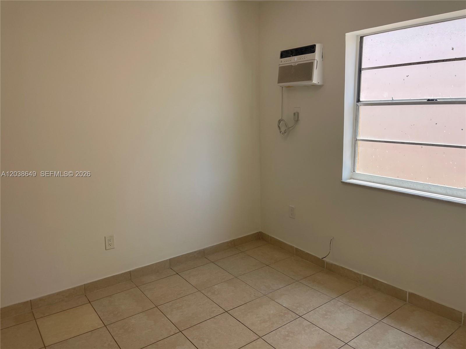 1043 NW 2nd Street