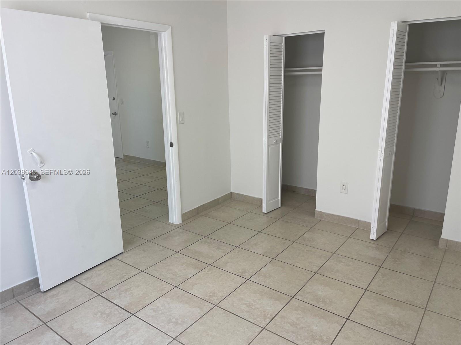 1043 NW 2nd Street
