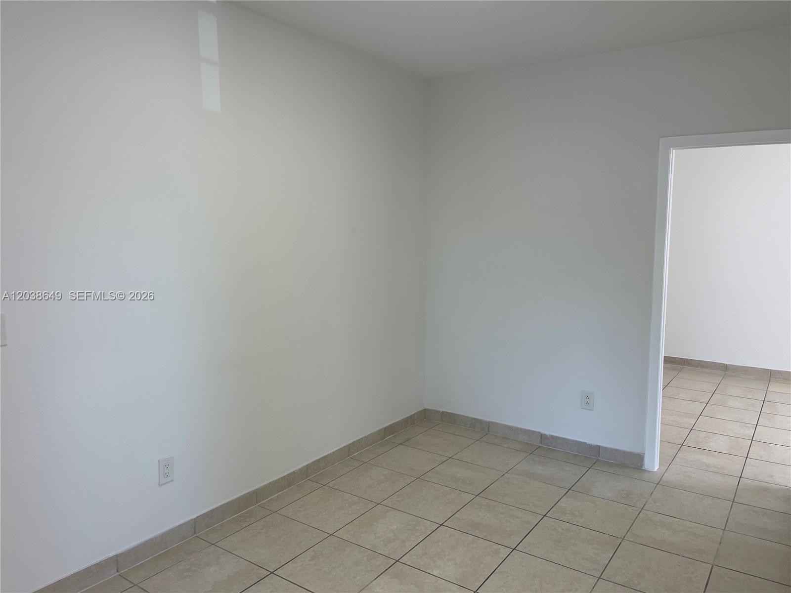 1043 NW 2nd Street