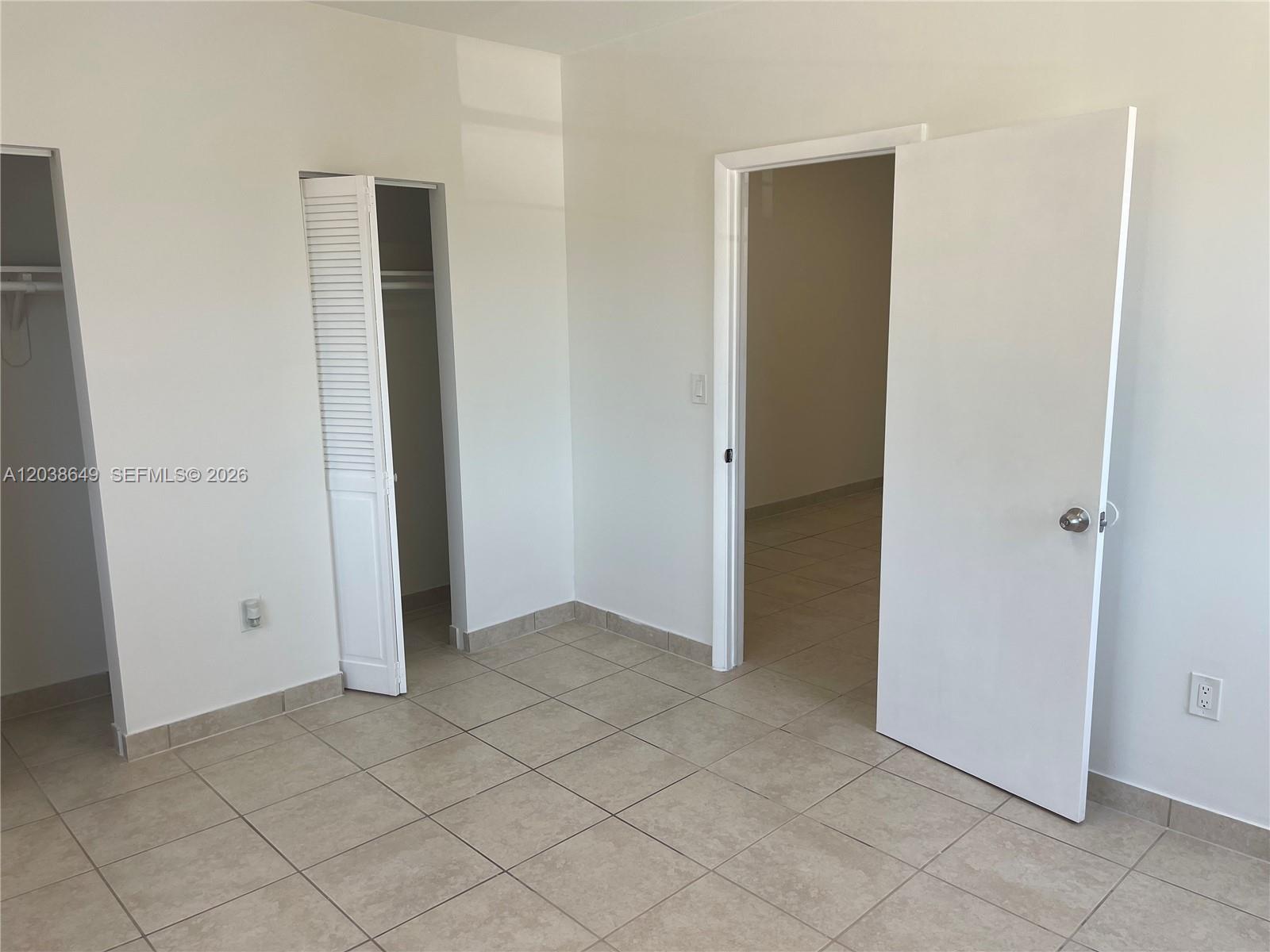 1043 NW 2nd Street