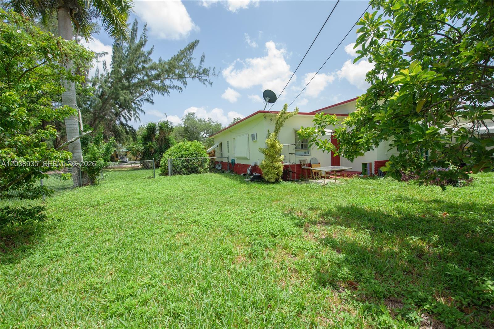 27 NW 18th Street