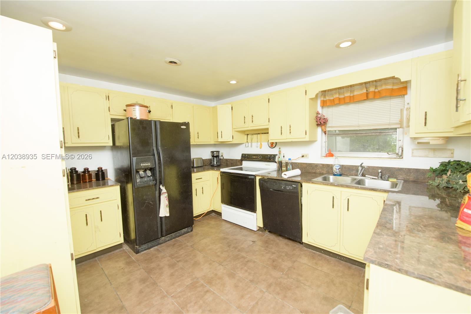27 NW 18th Street