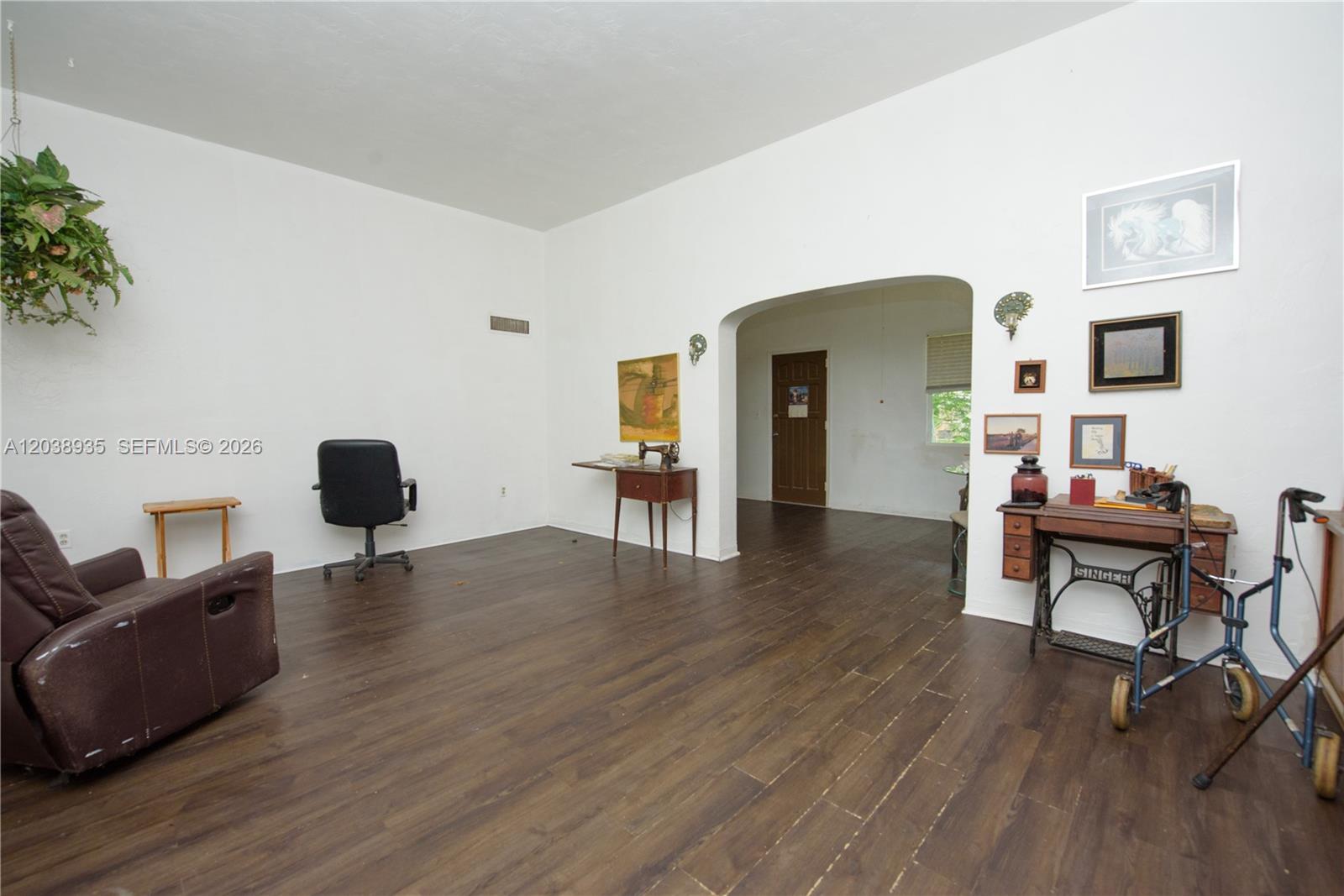 27 NW 18th Street