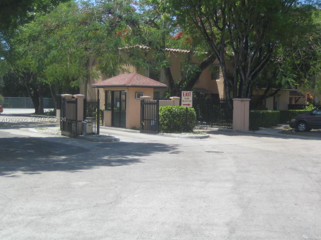10808 N Kendall Drive