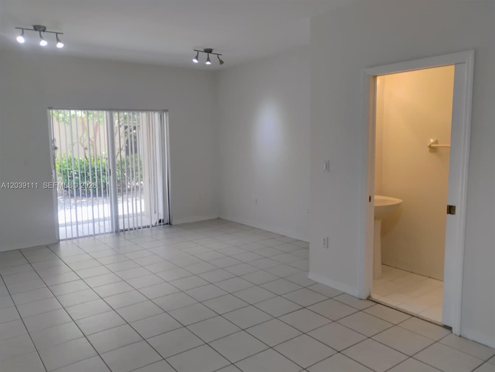 5725 NW 114th Path