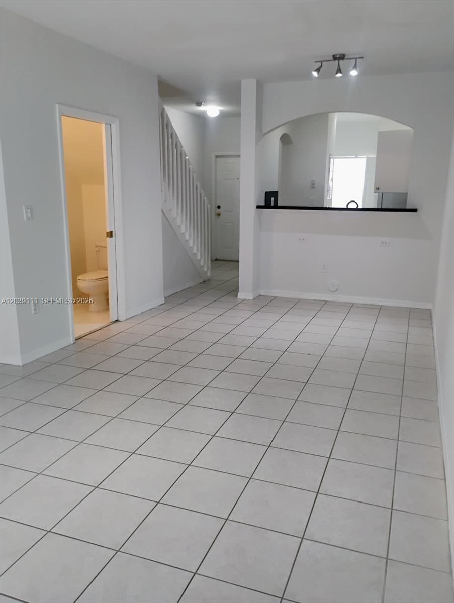5725 NW 114th Path