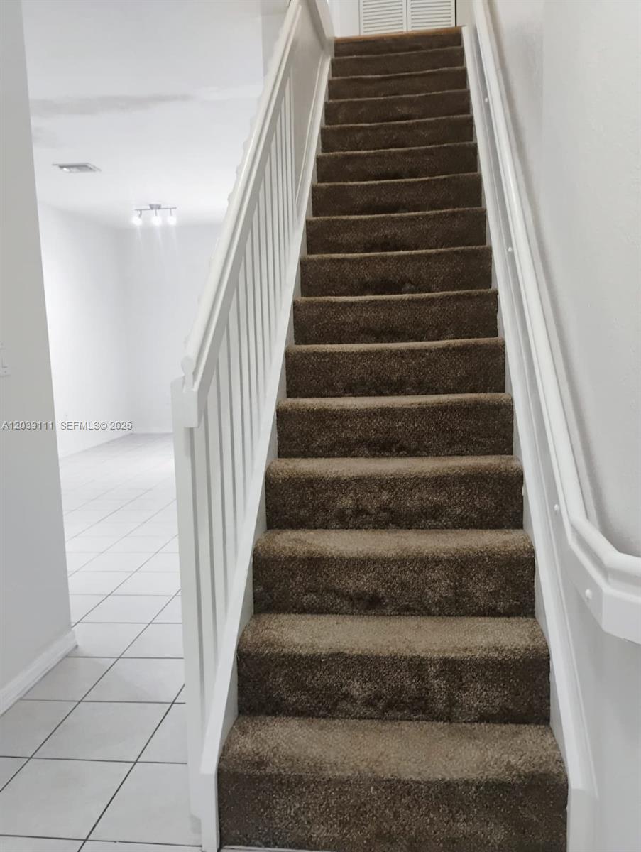 5725 NW 114th Path
