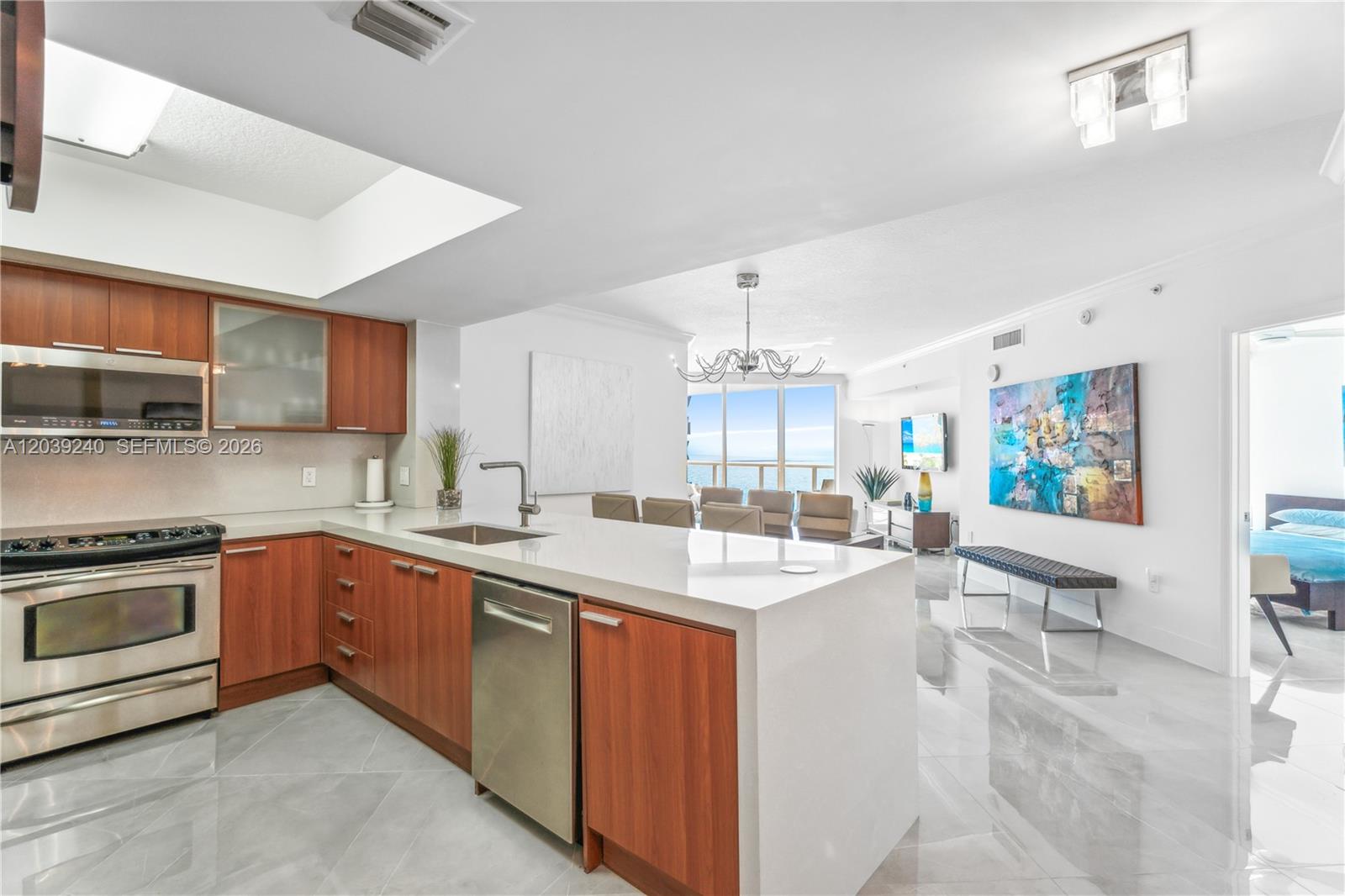 16699 Collins Ave+one Self Parking