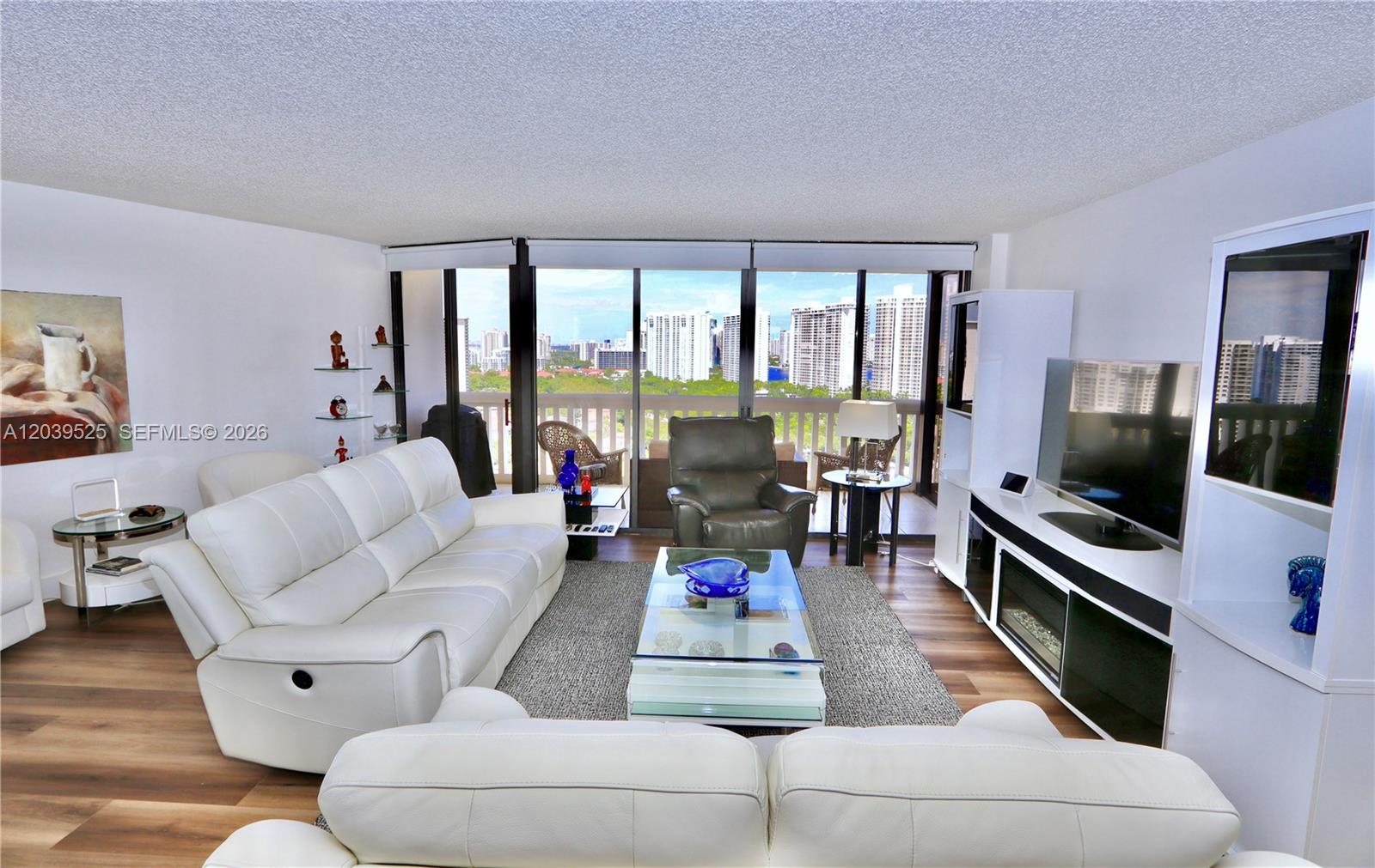 1000 Island Boulevard