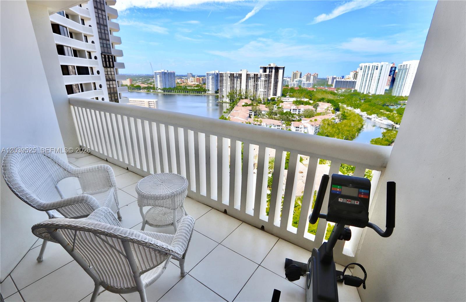 1000 Island Boulevard