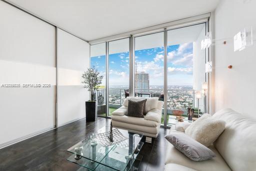 92 SW 3rd Street