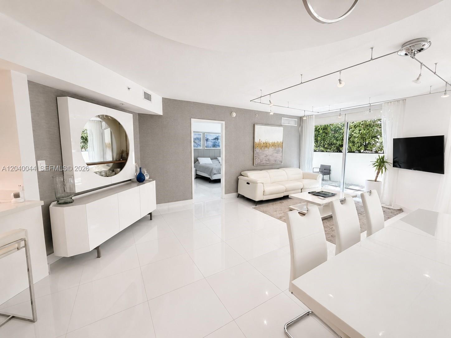 200 Sunny Isles Boulevard